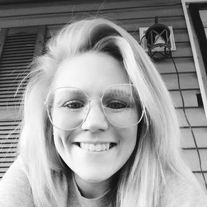 Meet your Posher, Kayla